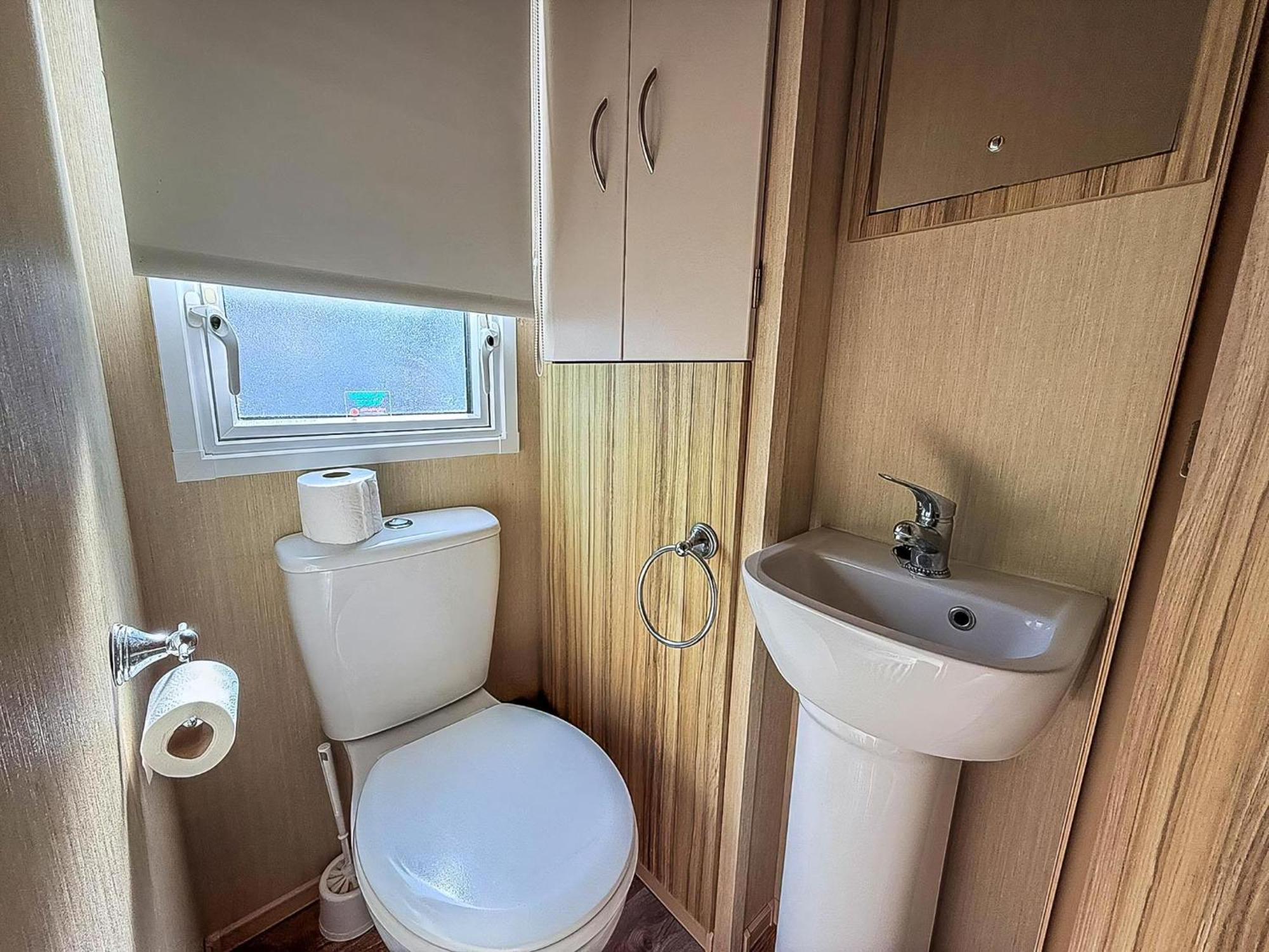 Great 8 Berth Caravan In Norfolk Near To Great Yarmouth Ref 20178Bs Hopton on Sea Buitenkant foto