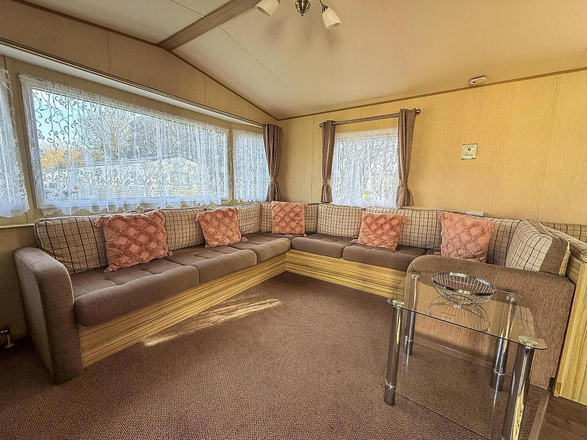 Great 8 Berth Caravan In Norfolk Near To Great Yarmouth Ref 20178Bs Hopton on Sea Buitenkant foto