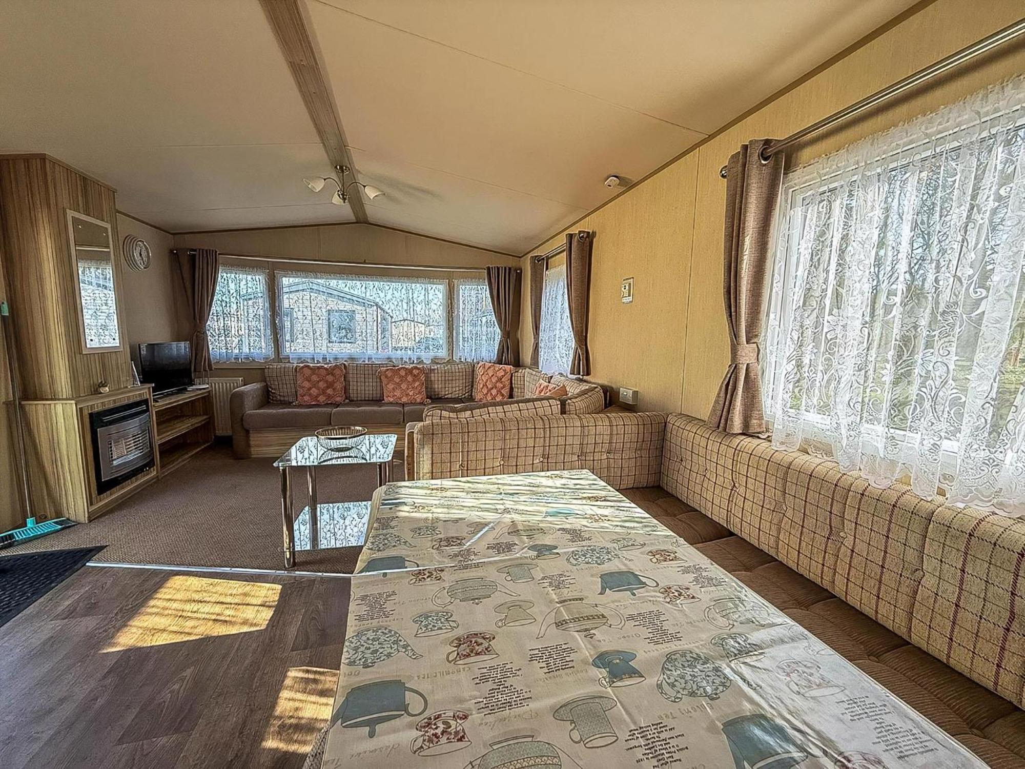 Great 8 Berth Caravan In Norfolk Near To Great Yarmouth Ref 20178Bs Hopton on Sea Buitenkant foto