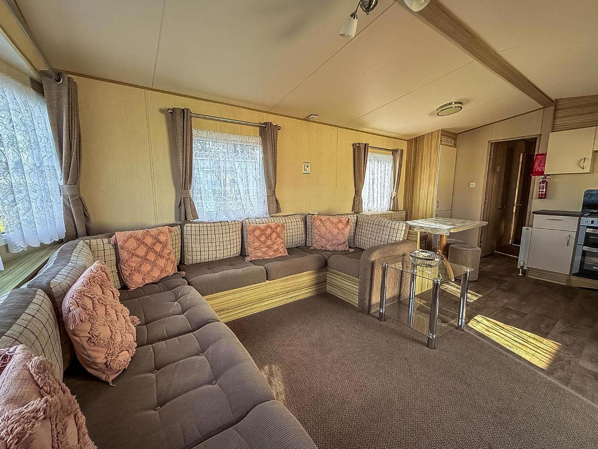 Great 8 Berth Caravan In Norfolk Near To Great Yarmouth Ref 20178Bs Hopton on Sea Buitenkant foto