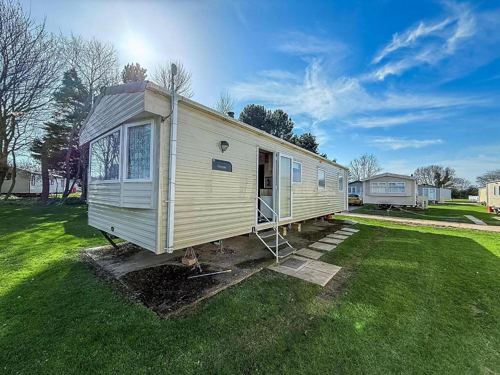 Great 8 Berth Caravan In Norfolk Near To Great Yarmouth Ref 20178Bs Hopton on Sea Buitenkant foto